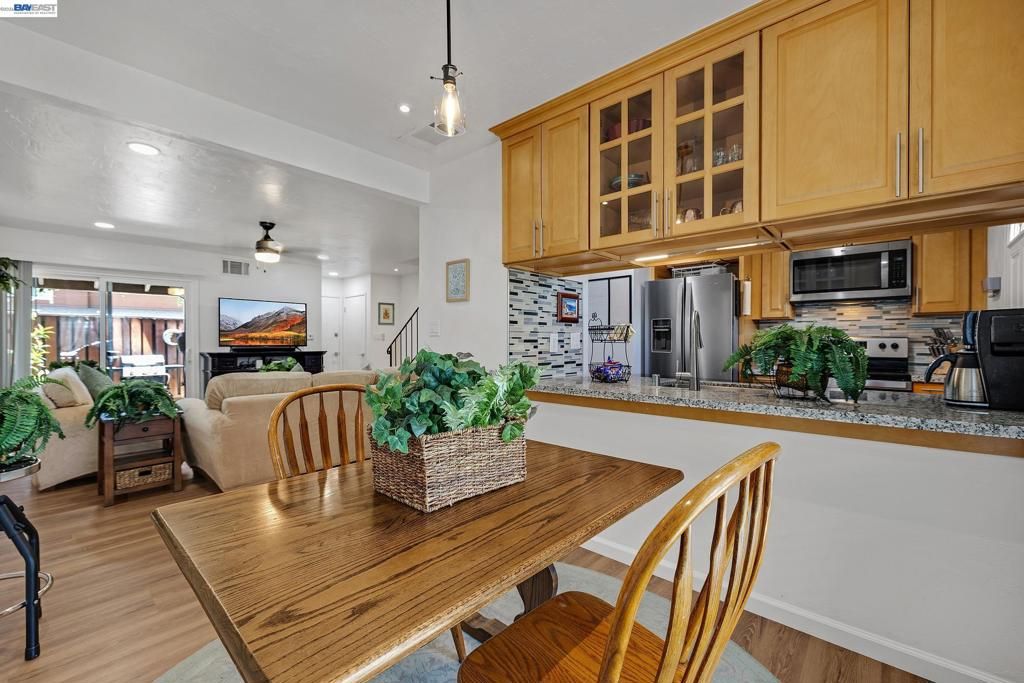Image 23 of property listing at 2011 Olivera Rd B, Concord, CA 94520