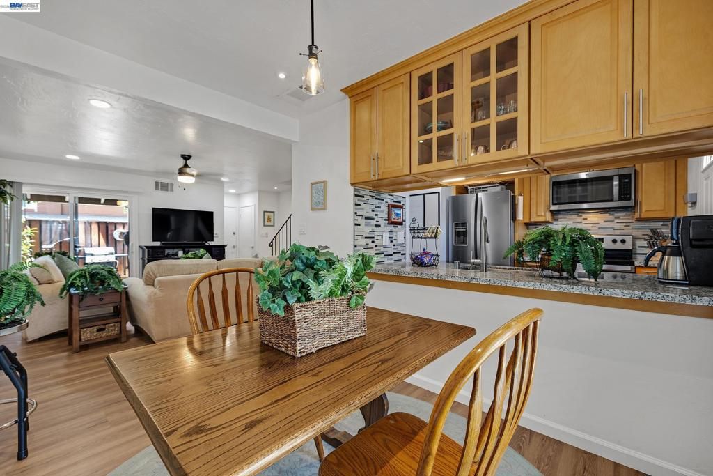 Image 24 of property listing at 2011 Olivera Rd B, Concord, CA 94520