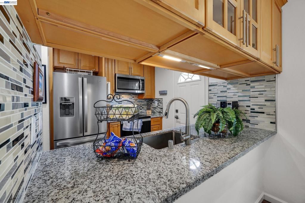 Image 25 of property listing at 2011 Olivera Rd B, Concord, CA 94520