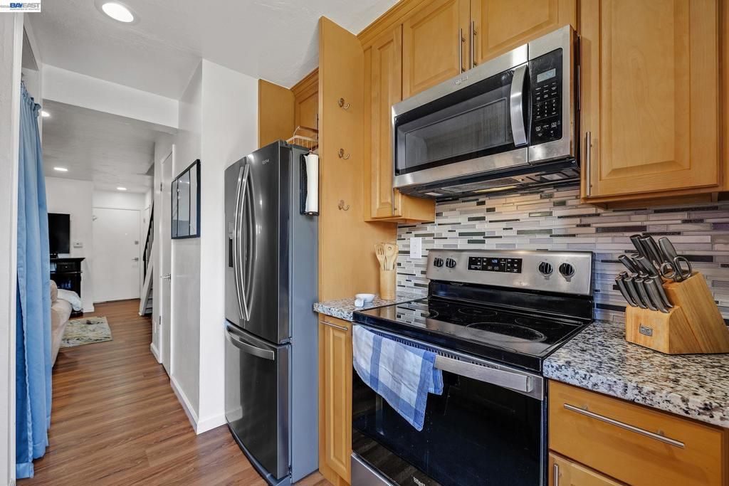 Image 28 of property listing at 2011 Olivera Rd B, Concord, CA 94520