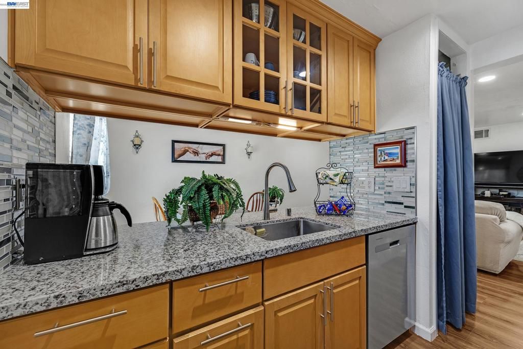 Image 30 of property listing at 2011 Olivera Rd B, Concord, CA 94520