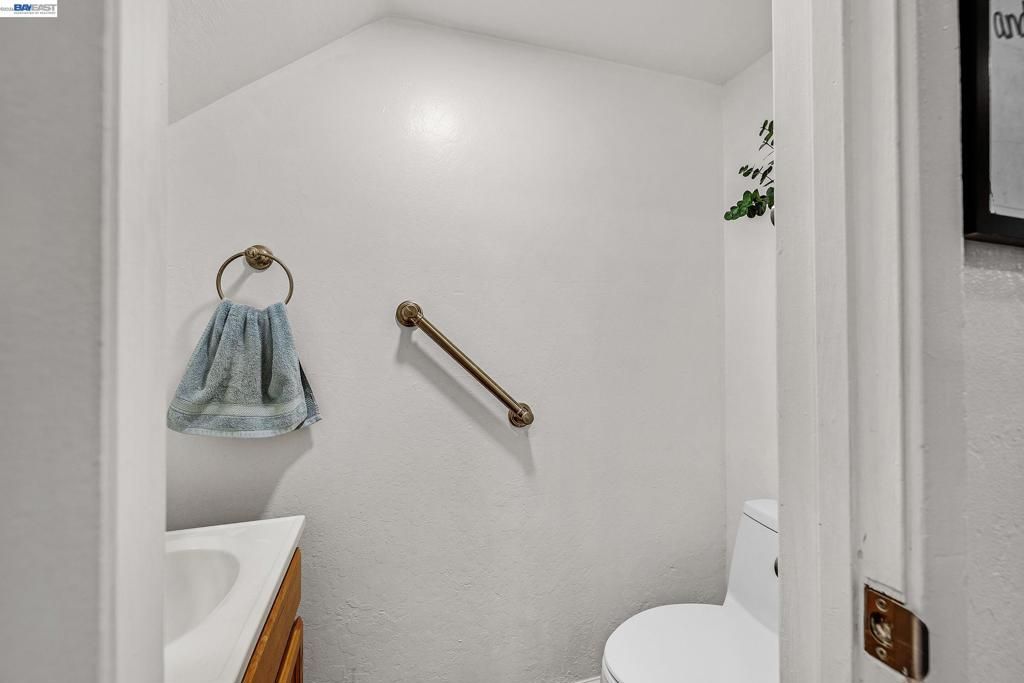 Image 32 of property listing at 2011 Olivera Rd B, Concord, CA 94520