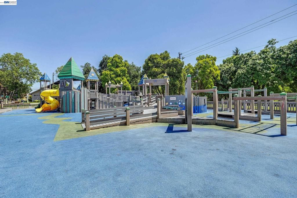 Image 46 of property listing at 2011 Olivera Rd B, Concord, CA 94520
