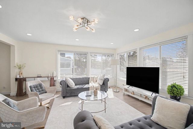 10112 51ST AVE, College Park, MD 20740