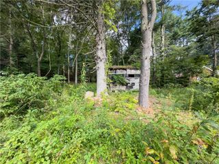 19 North Shore Road, Voluntown, CT 06384