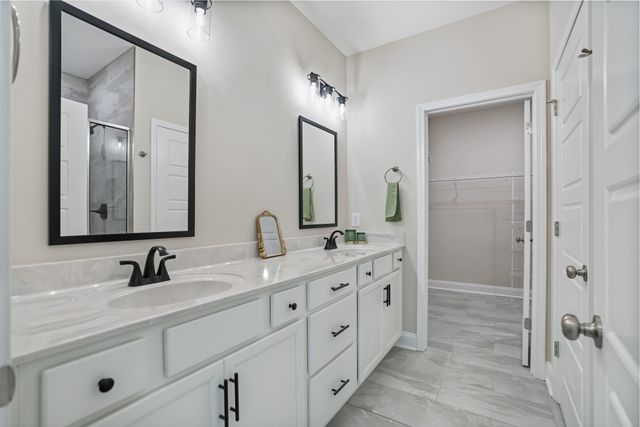 3601 Westlake Dr, Clarksville, TN 37040