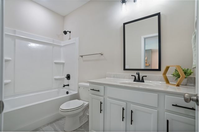 3601 Westlake Dr, Clarksville, TN 37040