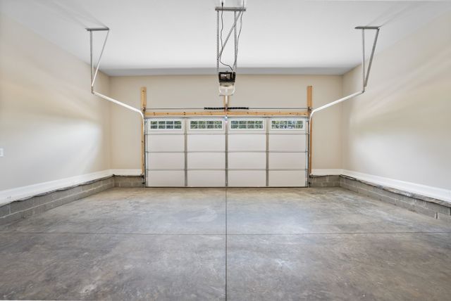 3601 Westlake Dr, Clarksville, TN 37040