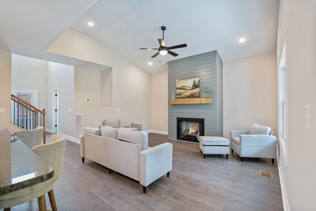 3601 Westlake Dr, Clarksville, TN 37040