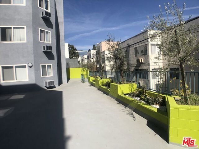 428 S Grand View Street 104, Los Angeles, CA 90057