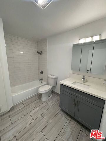 428 S Grand View Street 104, Los Angeles, CA 90057