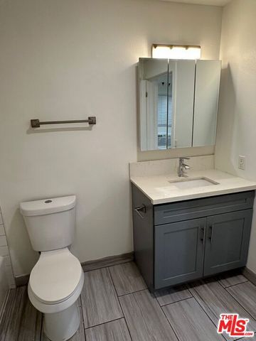 428 S Grand View Street 104, Los Angeles, CA 90057