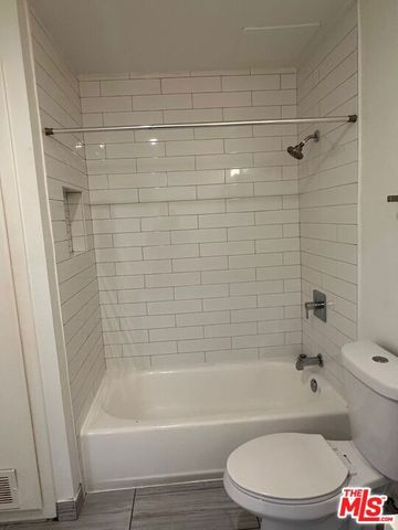 428 S Grand View Street 104, Los Angeles, CA 90057