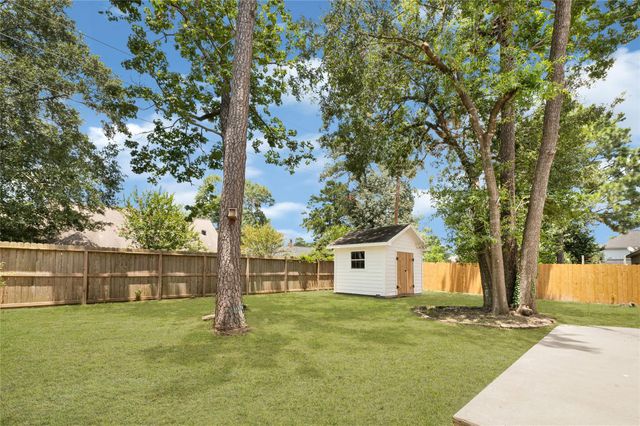 3723 Woodlace Drive, Humble, TX 77396