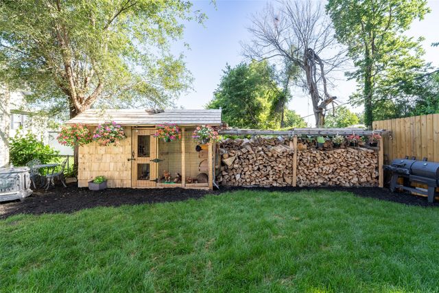 1273 E 18th Street, Des Moines, IA 50316