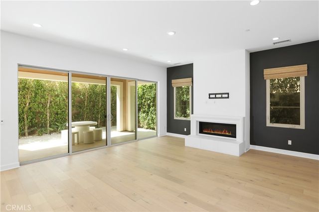 122 Jayhawk, Irvine, CA 92602