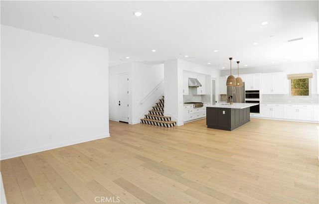 122 Jayhawk, Irvine, CA 92602