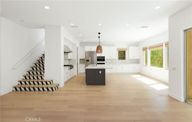 122 Jayhawk, Irvine, CA 92602
