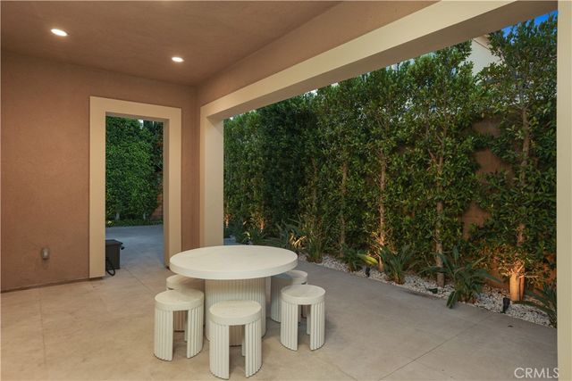 122 Jayhawk, Irvine, CA 92602