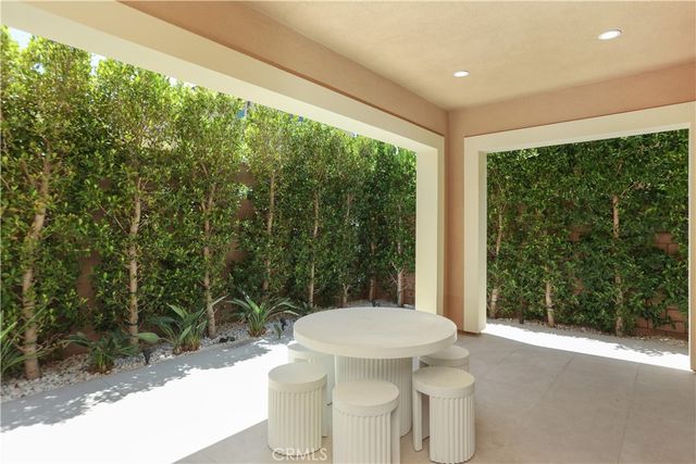 122 Jayhawk, Irvine, CA 92602