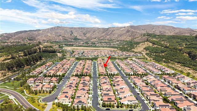 122 Jayhawk, Irvine, CA 92602