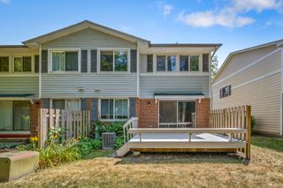 834 Swallow Street, Deerfield, IL 60015