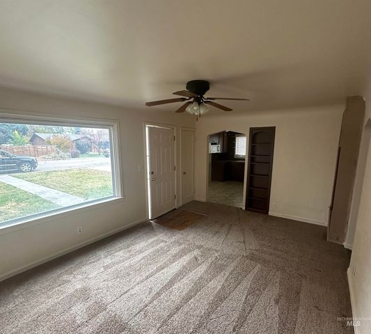 111 S Almond Street, Nampa, ID 83686