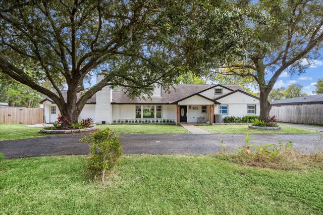 205 W Bayou Drive, Dickinson, TX 77539