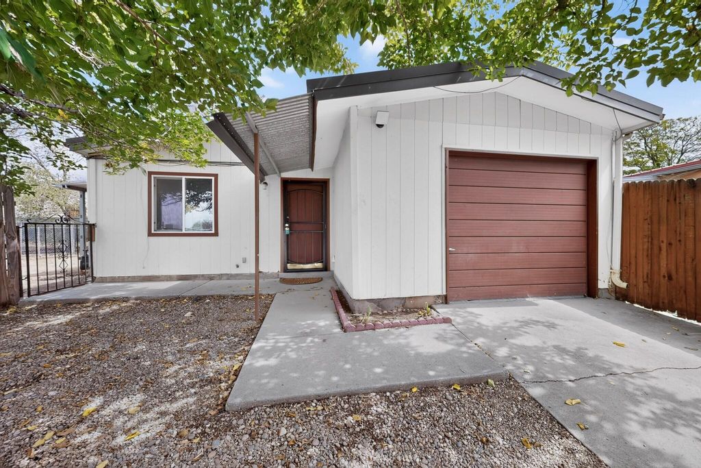 620 Turquoise Court NE, Albuquerque, NM 87123