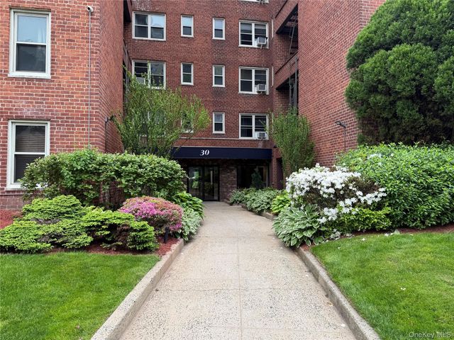 30 N Broadway 4F, White Plains, NY 10601