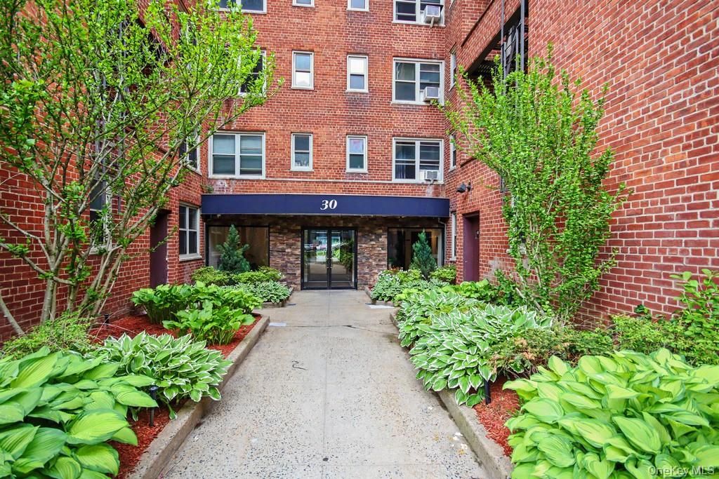 30 N Broadway 4F, White Plains, NY 10601