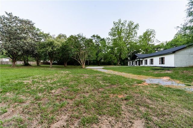 11250 Potter Tract Road, Grand Bay, AL 36541