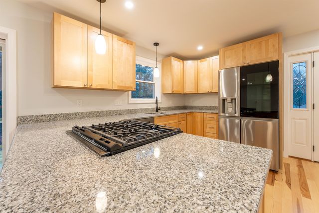 31 Lakeshore Drive, Middleton, NH 03887