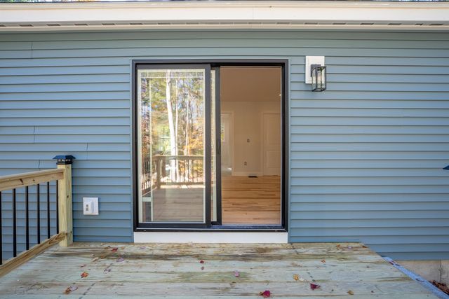 31 Lakeshore Drive, Middleton, NH 03887