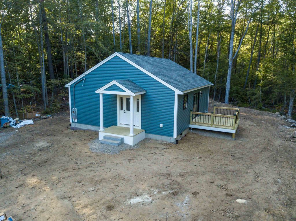 31 Lakeshore Drive, Middleton, NH 03887