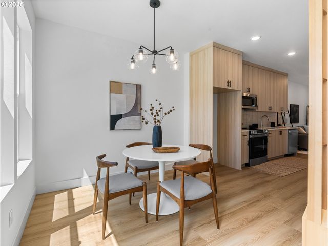 265 N Skidmore St 3, Portland, OR 97201