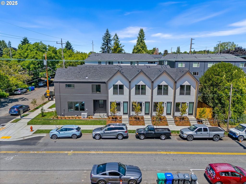 265 N Skidmore St 3, Portland, OR 97201