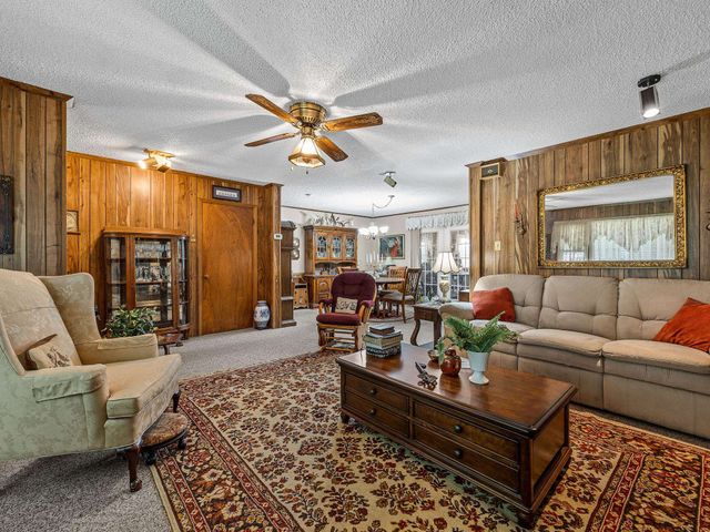 2016 Evergreen Drive, Boiling Springs, SC 29316