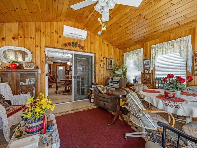 2016 Evergreen Drive, Boiling Springs, SC 29316