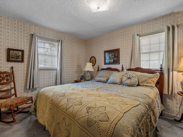 2016 Evergreen Drive, Boiling Springs, SC 29316