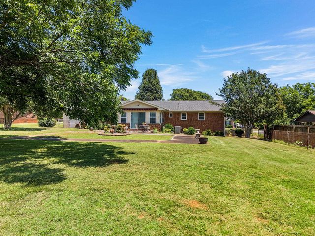 2016 Evergreen Drive, Boiling Springs, SC 29316