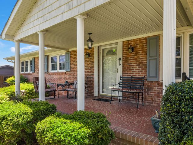 2016 Evergreen Drive, Boiling Springs, SC 29316