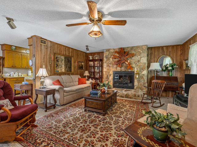 2016 Evergreen Drive, Boiling Springs, SC 29316