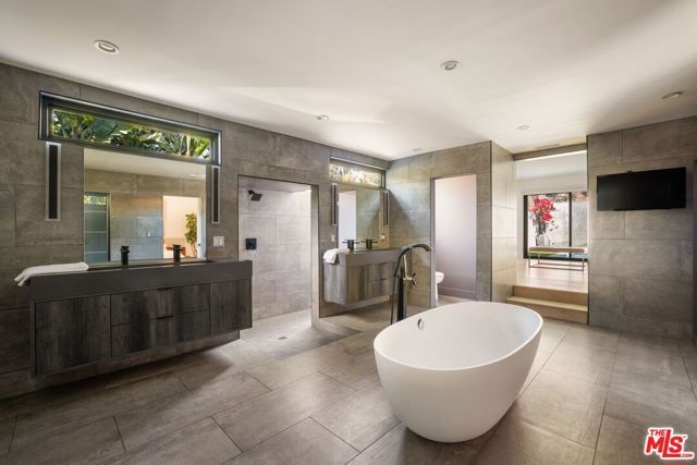 344 Arno Way, Pacific Palisades (los Angeles), CA 90272