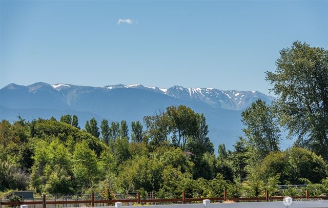 73 Greywolf Road, Sequim, WA 98382