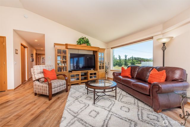 73 Greywolf Road, Sequim, WA 98382