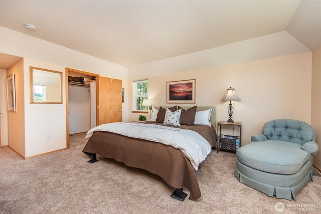 73 Greywolf Road, Sequim, WA 98382