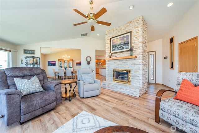 73 Greywolf Road, Sequim, WA 98382