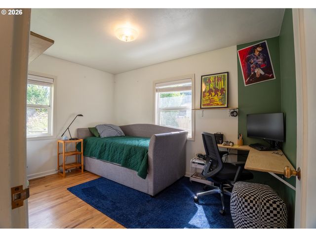 10316 Ne SACRAMENTO St, Portland, OR 97220