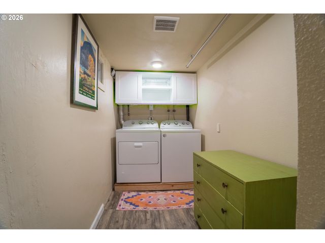 10316 Ne SACRAMENTO St, Portland, OR 97220